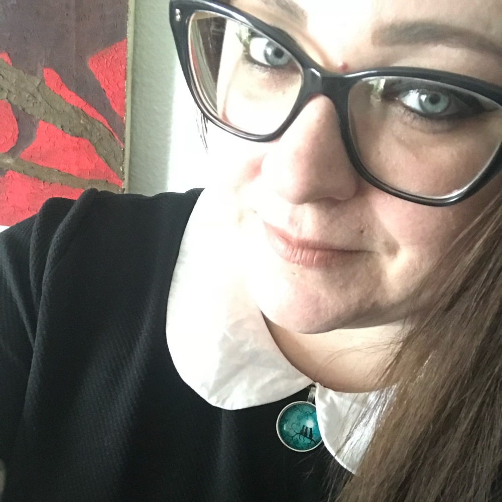 PLEASE READ - Smoke free and cat friendly home.